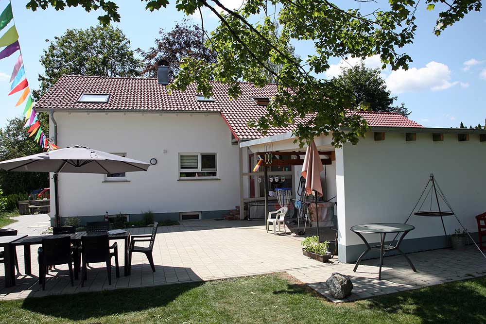 Mutpol Gebäude Garten